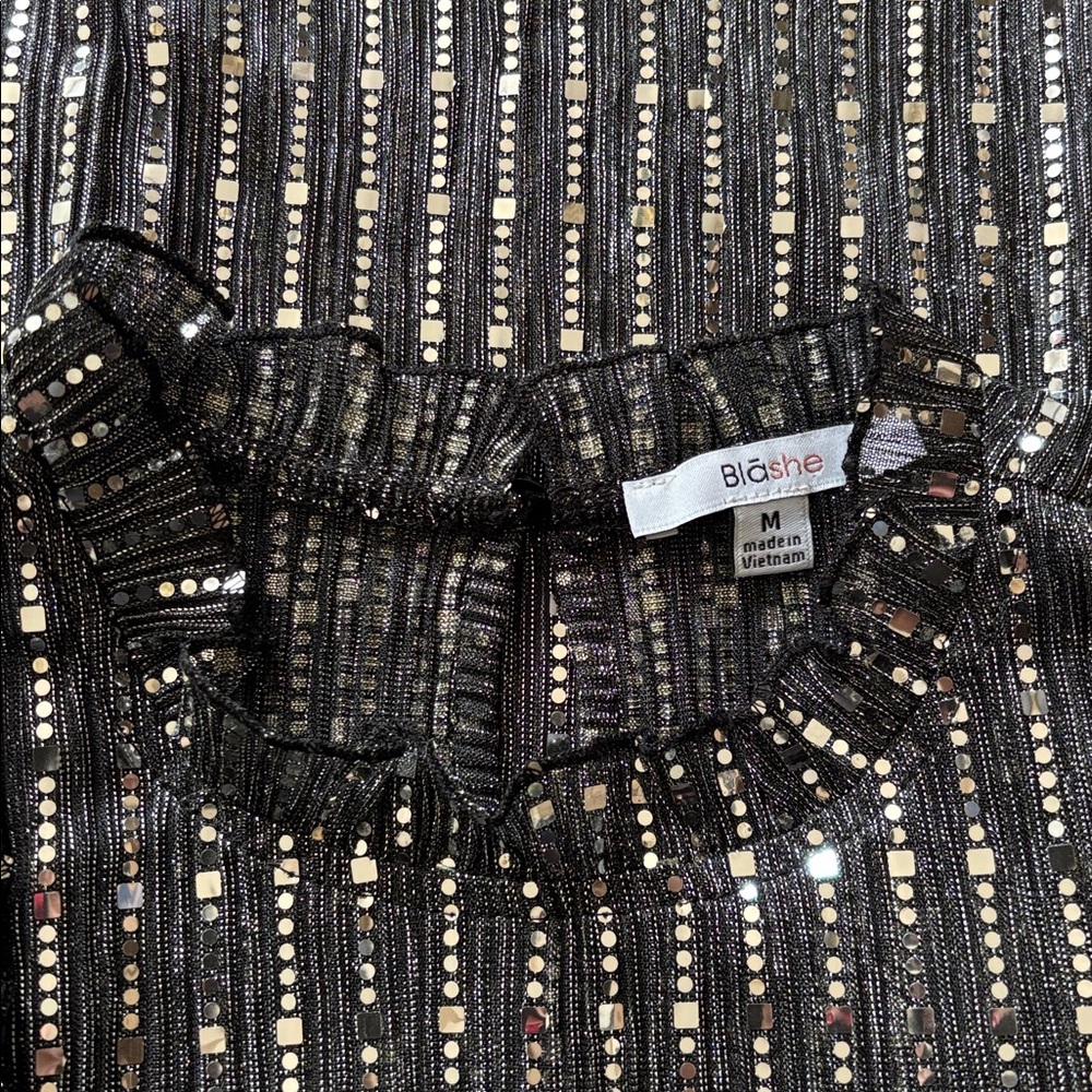Blashe women's black and silver metallic striped flutter top size medium new - Picture 10 of 10